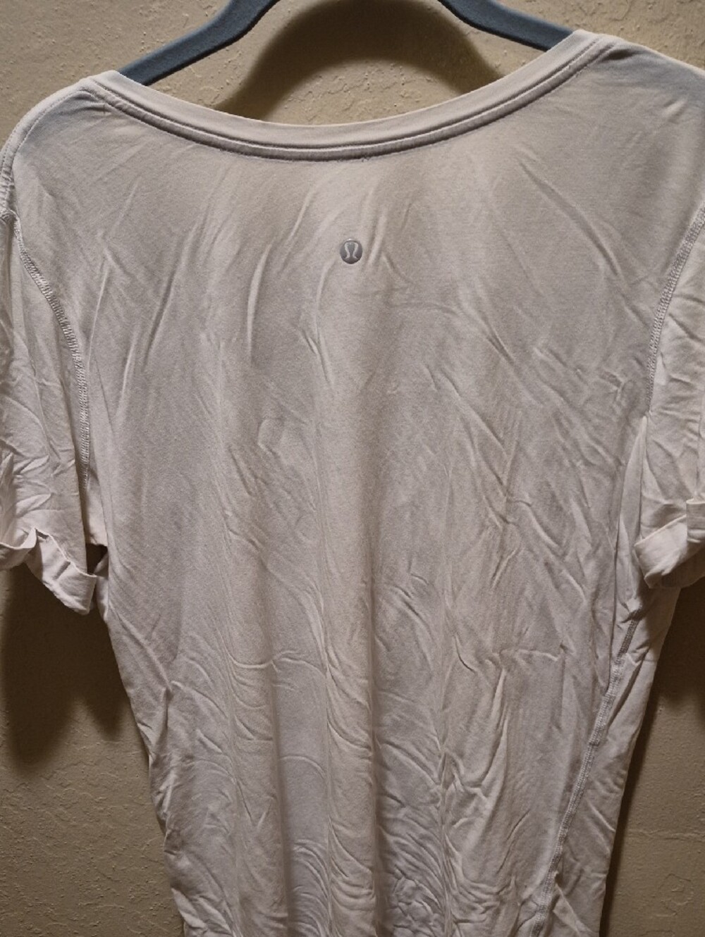 lululemon athletica Cream V-Neck Short Sleeve Tee And Blue Sleeveless Tank - Picture 2 of 5